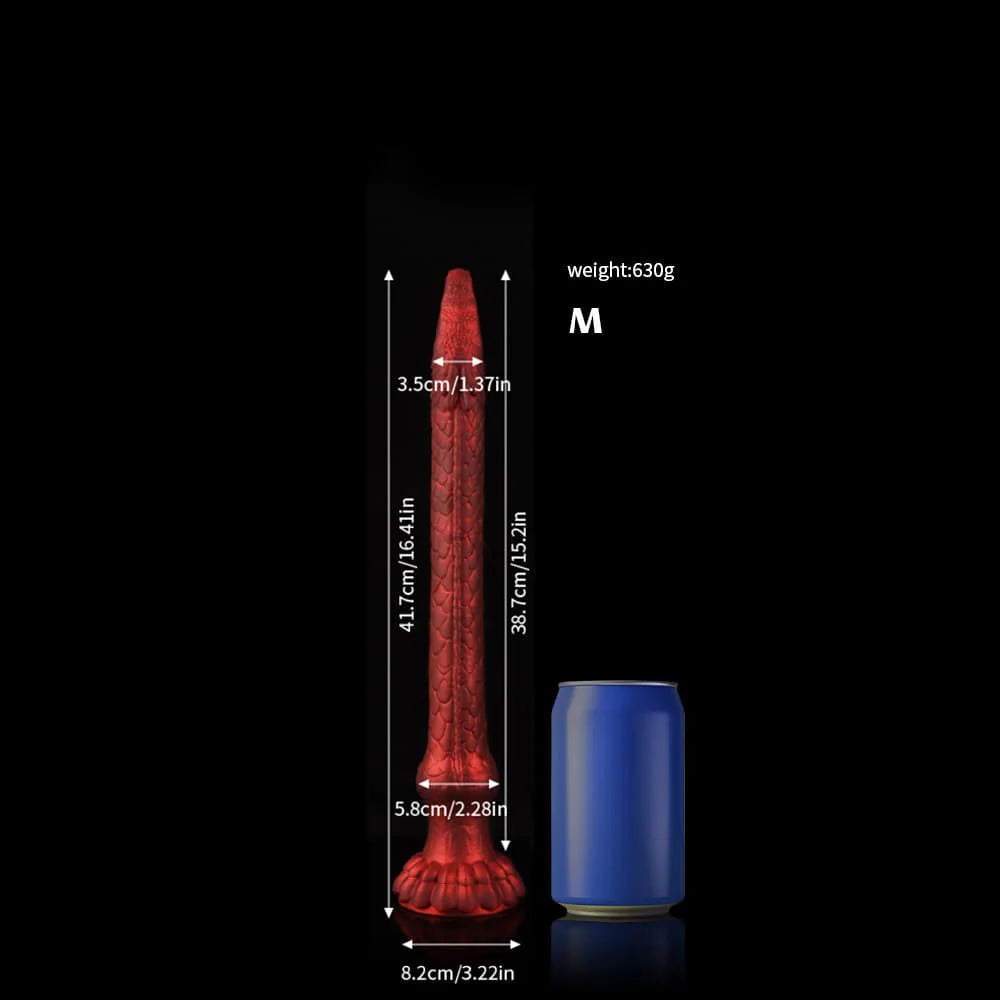 Detailed measurements and 630g weight chart for the Medium (M) size dragon tail silicone sex toy next to a standard soda can for comparison.