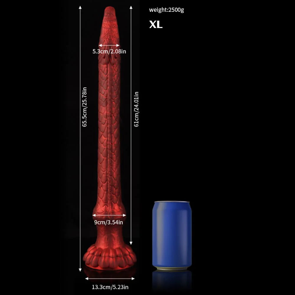 Full dimension specs and 2300g weight info for the Extra Large (XL) size crimson dragon tail fantasy dildo next to a 330ml soda can.