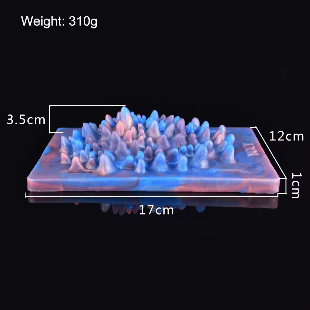 Flat spiked silicone grinder pad dimensions diagram showing 310g weight, 17cm length, and 12cm width