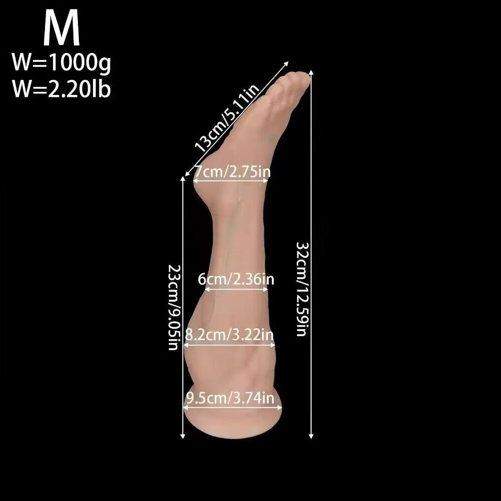 Size M realistic foot butt plug measurement guide showing 32cm height and 1000g weight details.