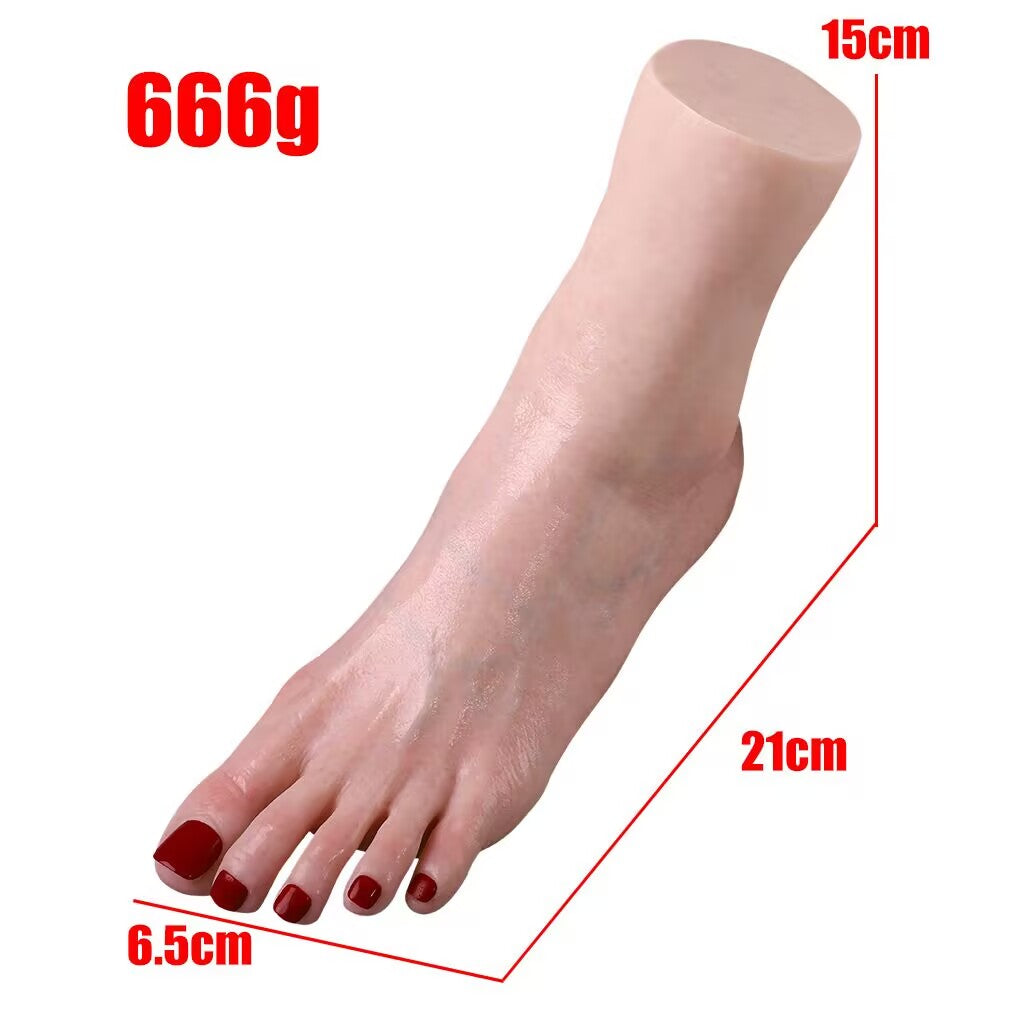 Dimensional specification map of silicone foot model showing 21cm length, 6.5cm width, 15cm height, and 666g weight.