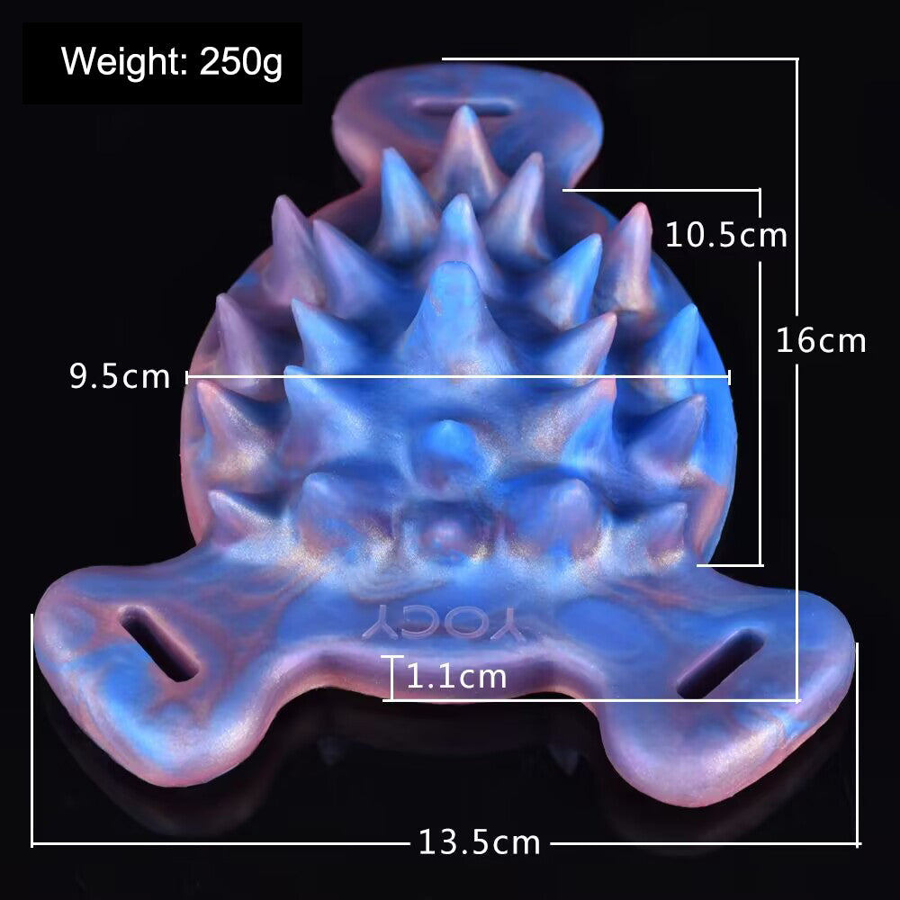 Spiked silicone massager pad dimensions and weight diagram showing 250g weight, 16cm length, and 13.5cm width